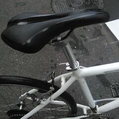 クロスバイク WEEKEND BIKES 26インチ 7段変速 ホワイト 配送無料