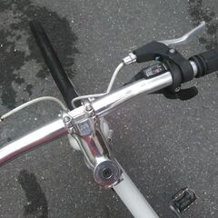 クロスバイク WEEKEND BIKES 26インチ 7段変速 ホワイト 配送無料