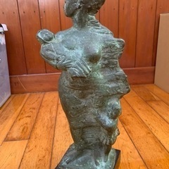 母子像の石像