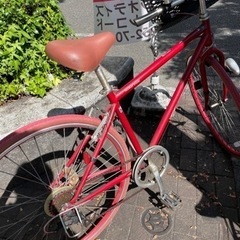 赤色のクロスバイク