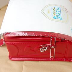 未使用新品☆ランドセル「イオンかるすぽ」目に映えるカーマインレッド