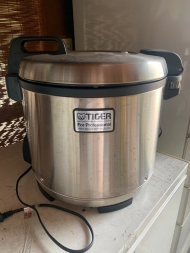 業務用炊飯器　二升炊き炊飯器