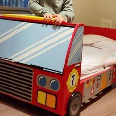 【中古】幼児用ベッド 消防車 木製 ガードレール付き レッド 赤