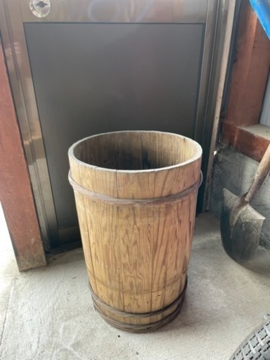 レトロな木製樽　明治時代の蔵出し品