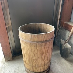 レトロな木製樽　明治時代の蔵出し品