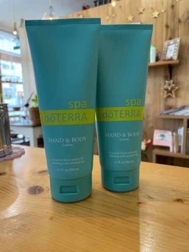 値下げ致しました!!  新品!! 2本セット                                                       ドテラ ハンド＆ボディローション                        (ボディミルク)200ml