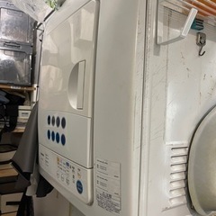 動作不良　衣類乾燥機　ED-60C(W)