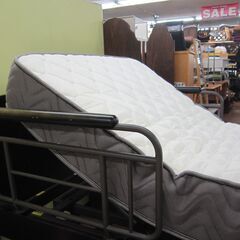 R601 Granz リクライニング電動ベッド 3モーター 式、ソフトマット付、 Used・良品