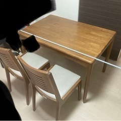 ダイニングテーブル、椅子×2台