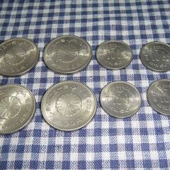 取引終了！古銭、100円記念硬貨8個、昭和51年天皇陛下記念硬貨...