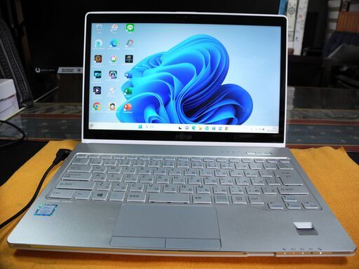 美品です！　高速i5/SSD タッチパネル　大容量バッテリー　ソフト多数　（返品可）