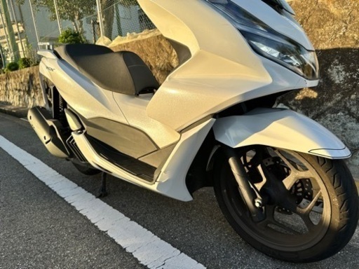 現行PCX125 jk05 白 2025 新型PCXのスペック/装備/旧型と比較・変更点