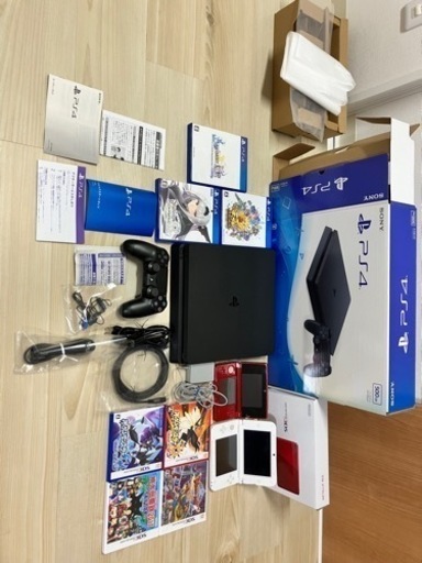 PS4(箱と全付属揃い)3DS\u0026カセット色々