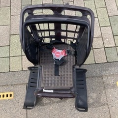 子供乗せの自転車に籠をつけました。