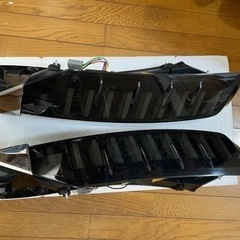 80系ヴォクシーNOAHエスクァイアダズフェローズスモークテールランプ