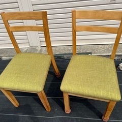 ニトリ椅子2つ
