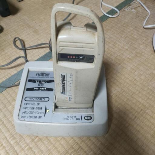 ヤマハ充電器とブリジストンバッテリー3.7アンペア