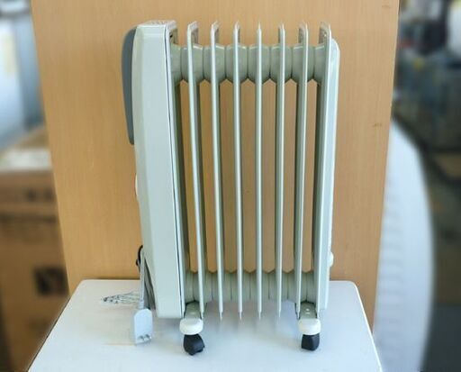 ☆De'Longhi オイルヒーター H770812EFSN-GY デロンギ 暖房器具 8枚フィン 8～10畳用 消費電力1200W ミディアムグレー キャスター付き 札幌 北20条店