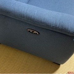 95％新品、3人掛け電動ソファ、サファイアブルーの生地、純綿混紡生地、清潔度が高く、機能が完璧です。