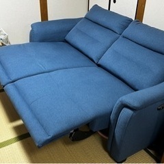  95％新品、3人掛け電動ソファ、サファイアブルーの生地、純綿混紡生地、清潔度が高く、機能が完璧です。