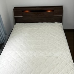 99% 新しいシングルベッド 150*200 ベッドサイドランプ 黒檀