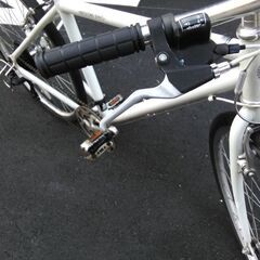 クロスバイク WEEKEND BIKES 26インチ 7段変速 ホワイト 配送無料