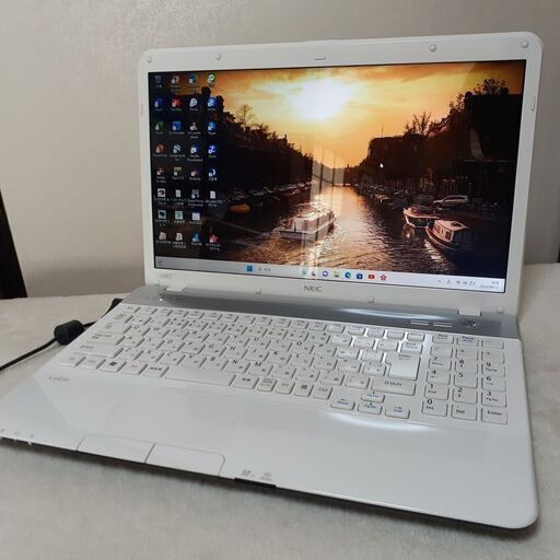 【取り置き中】EC　LaVie　15インチ　i5　8GB　SSD　Office2021　Wi-Fi　マルチ　テンキー　Windows11　④