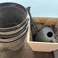 自動給水鉢など、園芸用品一式