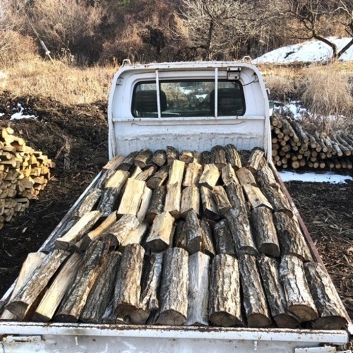 ナラ乾燥薪38㎝中割り軽トラック一台分(焚き付けサービス付き)