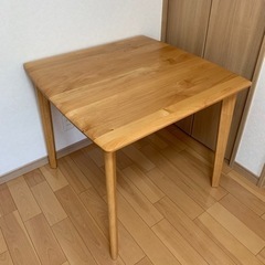 ニトリ　ダイニングテーブル　アルナス　80×80