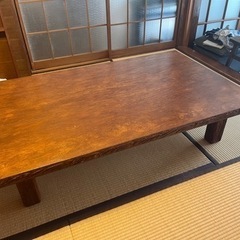 昭和の雰囲気の座卓