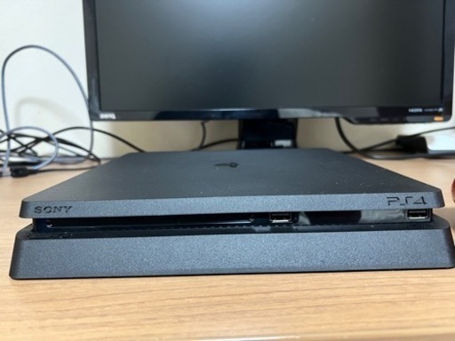 PS4 CUH-2000本体　箱無し　ブラック 500gb DUALSHOCK 4 付け 15000円