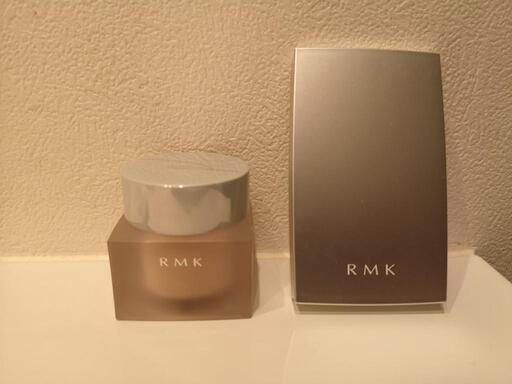 RMK クリーミィファンデーション EXとパウダー