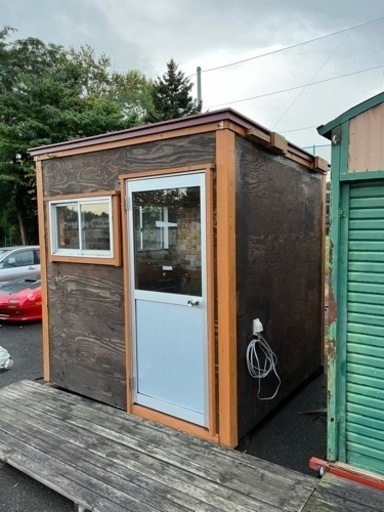 【値下げ】プレハブ小屋　2m×2m 運搬設置可能　倉庫　焼肉小屋　秘密基地