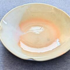 葉っぱの柄の陶器皿