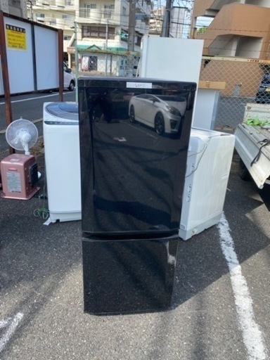 北九州市内配送無料　保証付き　2018年三菱 146L 2ドア冷蔵庫（サファイヤブラック）【右開き】MITSUBISHI MR-P15C-B