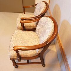 Karimoku(カリモク家具)のCOLONIAL(コロニアル)シリーズ、アームチェア