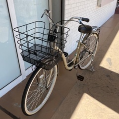 カゴの大きな自転車です。