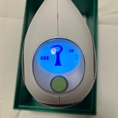 トリア・パーソナルレーザー脱毛器 4X(箱一部欠損、充電器アリ)