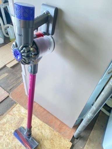 配送可能　dyson コードレスクリーナー SV09 MH