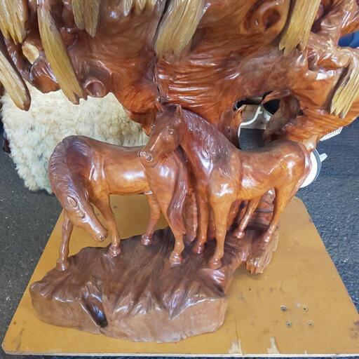 木彫り馬のオプジェ