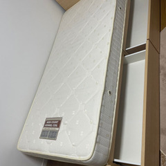 美品、引き出し付きシングルベッド明日までに取りに来れる方2000円引き