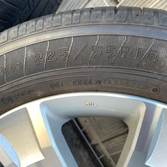 デリカD5純正18インチアルミホイールタイヤ付きと16インチスタッドレスタイヤアルミ付き