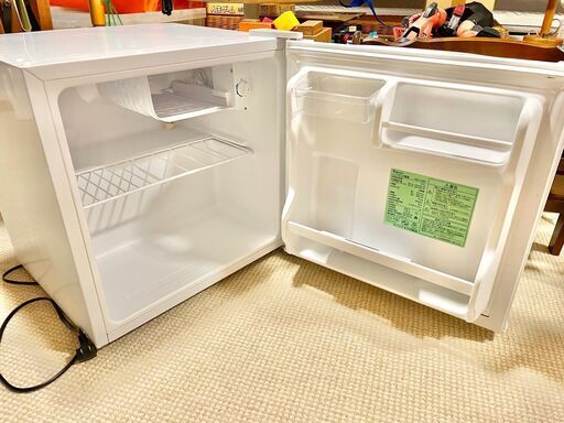 小型冷蔵庫　直冷式　45L