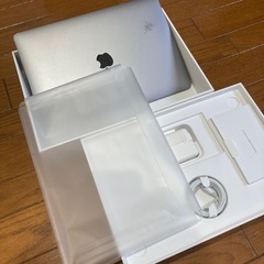Apple Macbook Air 13インチ　2020
