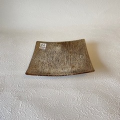 Ｎ：ブロンズ色の陶器の角皿形花器ー２
