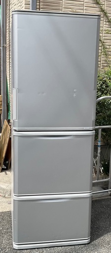 【RKGRE-205】特価！シャープ/350L 3ドア冷凍冷蔵庫/どっちもドア/SJ-W352F-S(シルバー系)/中古品/2020年製/当社より近隣無料配達！