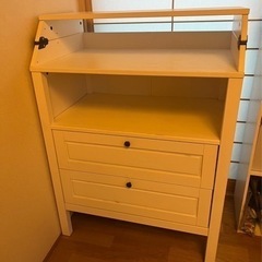 IKEAのおむつ替え台　SUNDVIK スンドヴィーク