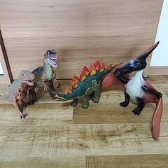 恐竜☆フィギュア☆4体☆ティラノサウルス☆ステゴサウルス☆