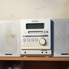 CDプレーヤー　MD／カセットテープ／CD／ラジオ